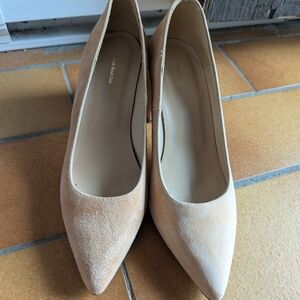 Elegant Tan Suede Women's Pumps
